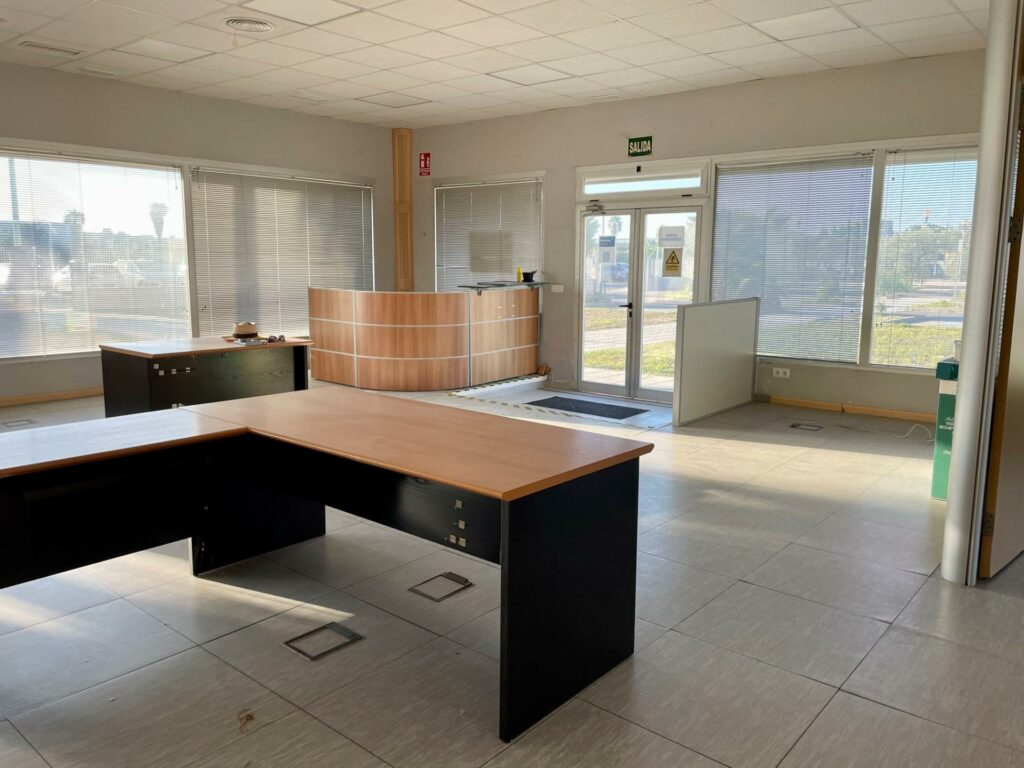 Local en venta en El Juncal - Vallealto
