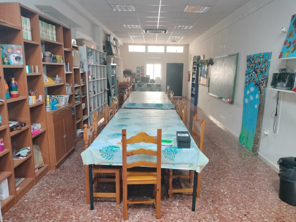 SE VENDE LOCAL COMERCIAL EN PUERTO REAL , ZONA BARRIADA 512