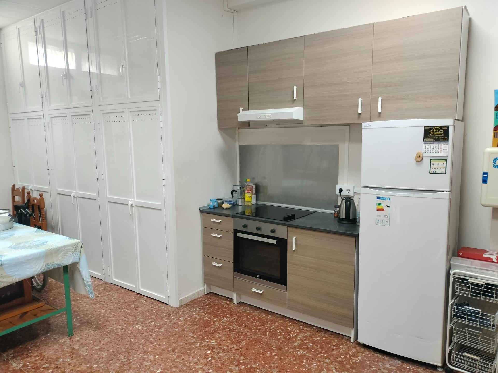 SE VENDE LOCAL COMERCIAL EN PUERTO REAL , ZONA BARRIADA 512