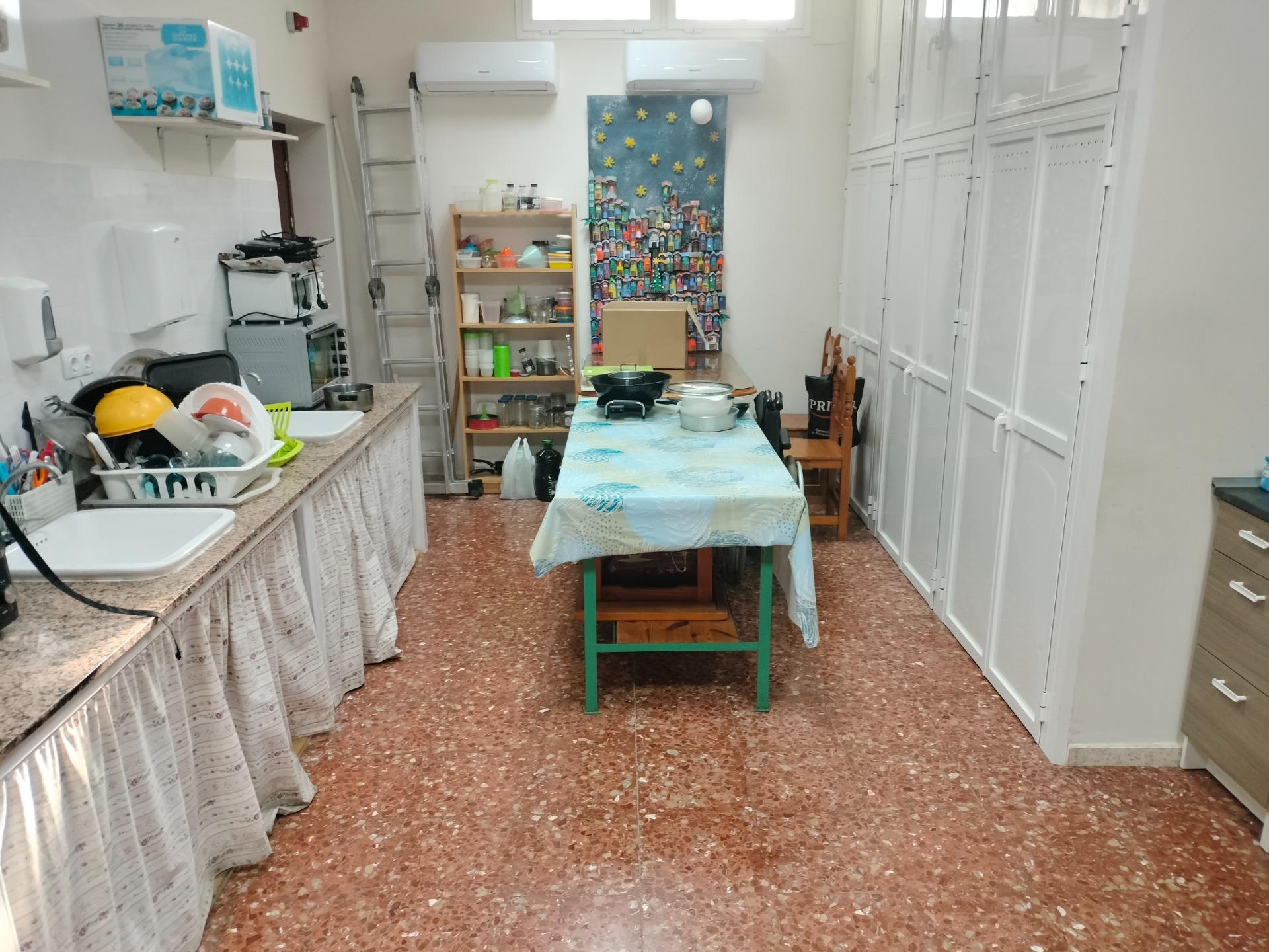 SE VENDE LOCAL COMERCIAL EN PUERTO REAL , ZONA BARRIADA 512